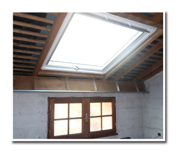 Installation d'une fenêtre de toit Velux