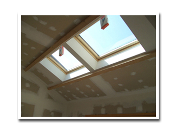 Installation d'une fenêtre de toit Velux